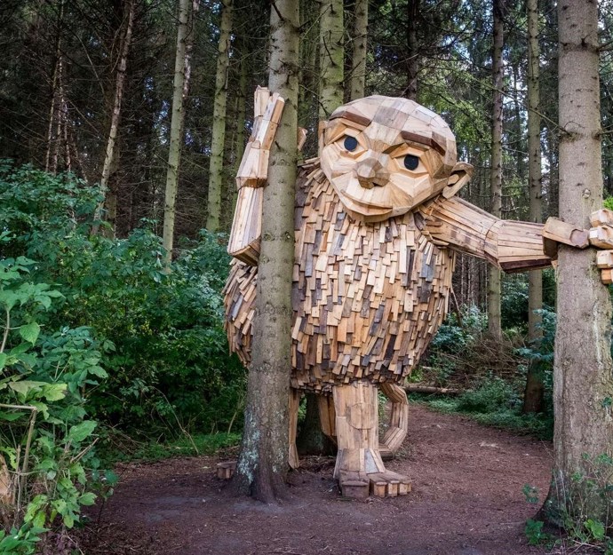Trolden "Lille Tilde" - træskulptur